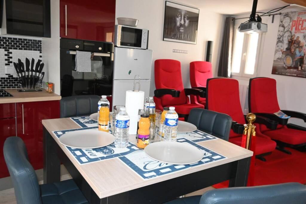 Cinema Appartement 10Mn Aeroport Roissy Cdg Villeneuve-sous-Dammartin Exterior foto
